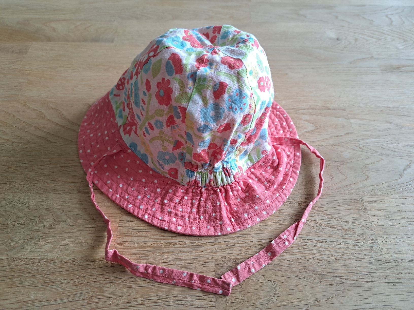 Autres vêtements fille: Sommerhut wendbar KU 49 cm – D'occasion à Bergdietikon par Staphylococcus 1