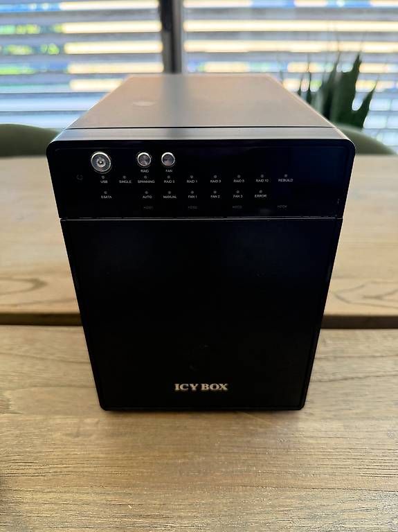 Western Digital Dischi rigidi: 2x 6TB WD Red und Icy Box Case – Nuovo (secondo la descrizione) da Alpnach Dorf venduto da Tobi002