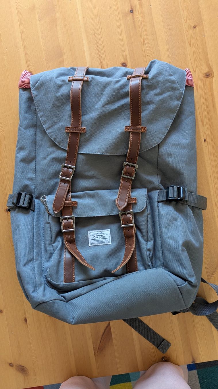 Zaini: Sac à dos avec poche PC type Herschel – Usato da Pully venduto da dia_6tzd