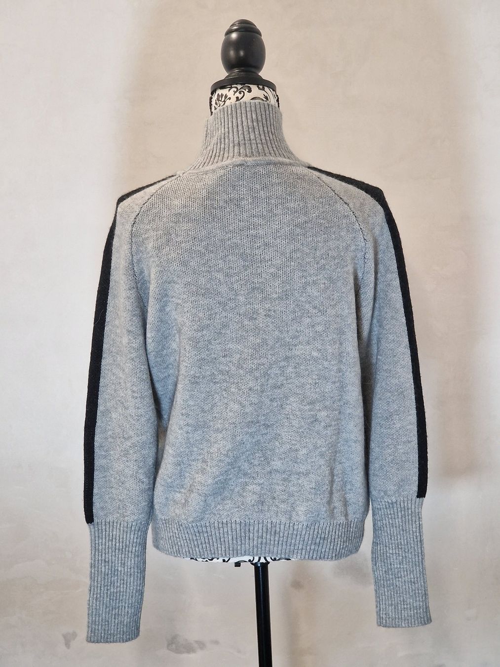 Maglioni & Felpe: Damen Pullover grau mit Sternmuster Grösse S neu mit Etikett – Nuovo (secondo la descrizione) da Meierskappel venduto da HeartWear 1