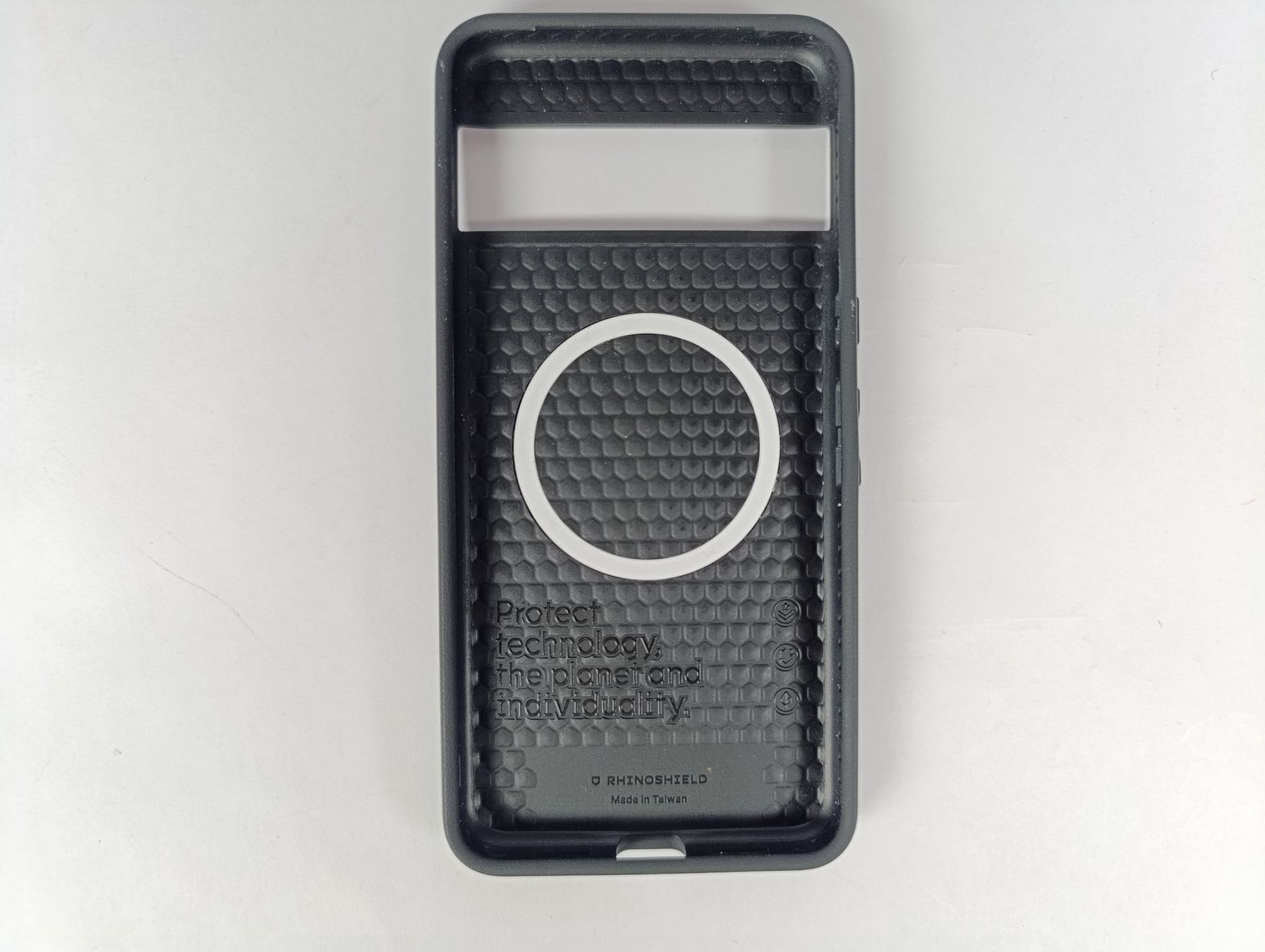Covers & Schutzfolien: Coque Rhinoshield pour Google Pixel 8 – Neu (gemäss Beschreibung) aus Thielle von Plusvalue_Neuchatel