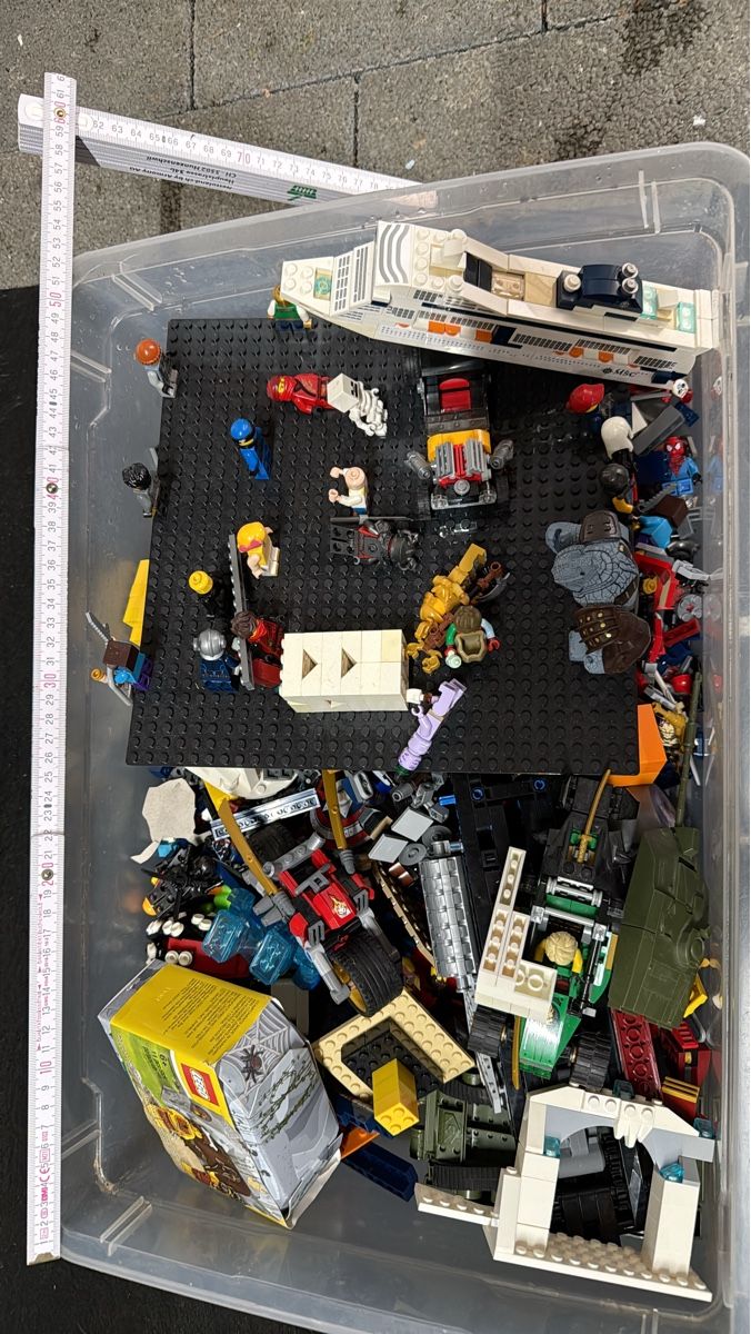 Lego Jouets: Lego Bausteine und Figuren – D'occasion à Biberist par beat-gubler