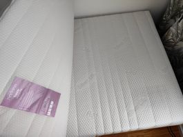 1 Topper ca 6-7cm.  90x200:  nur ca 4 Mte genutzt