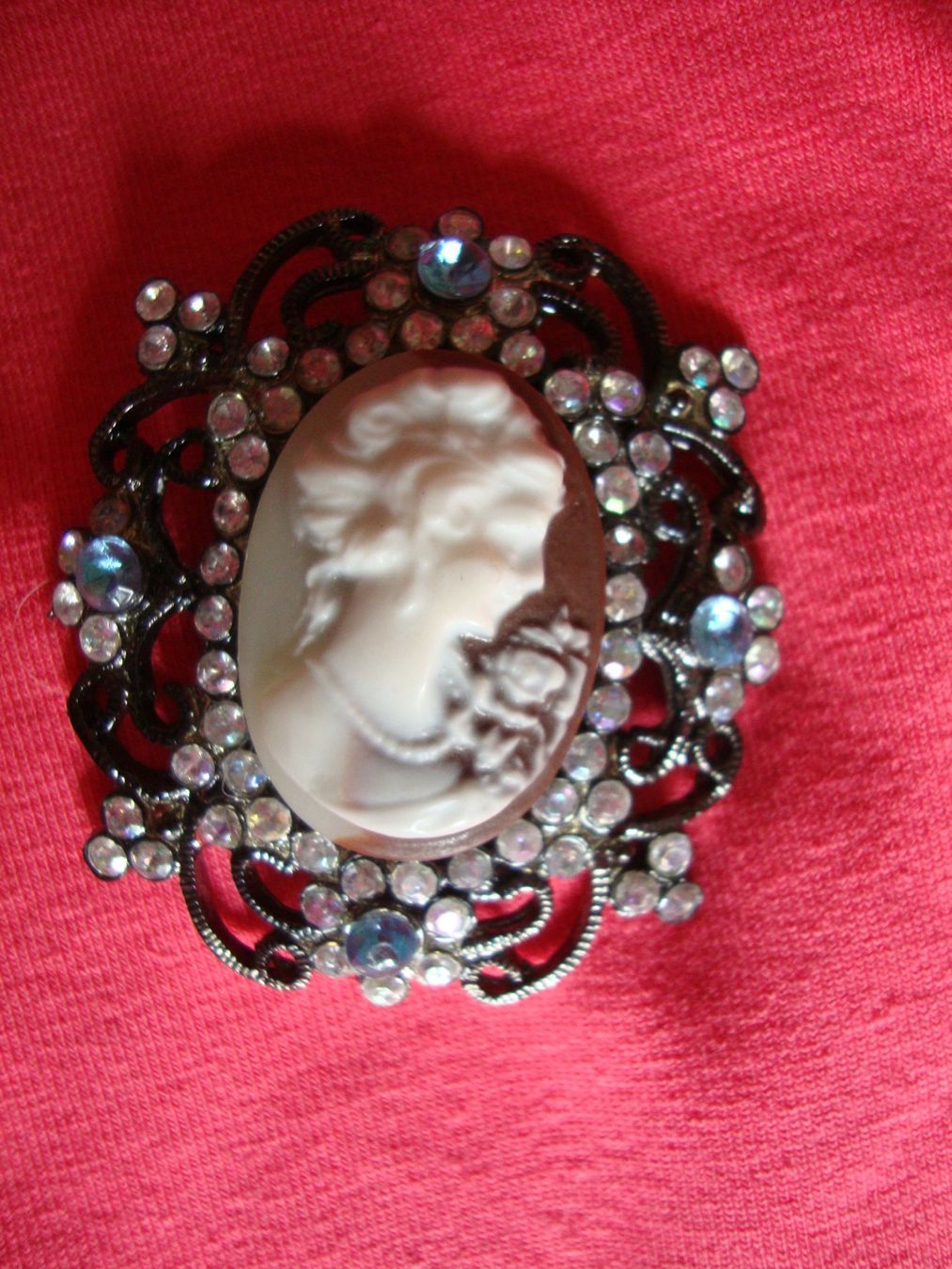 Broches & Aiguilles: Modeschmuck Brosche – Neuf (Voir description) à Laufen par ereli