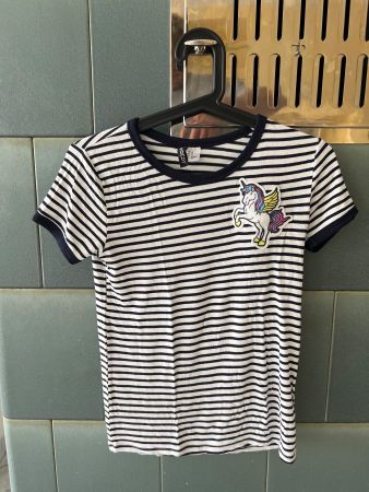 gestreiftes Shirt mit Einhorn Applikation Gr. XS