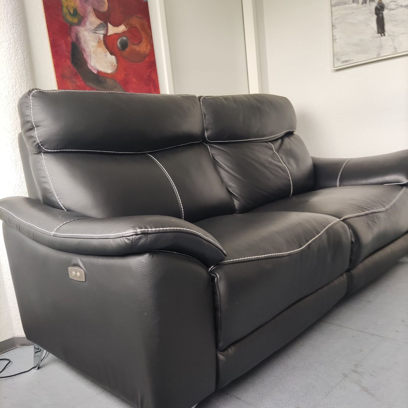 Divani: Schwarzes Echtleder Relaxsofa mit Elektrofunktion – Usato da Solothurn venduto da Csw1 1