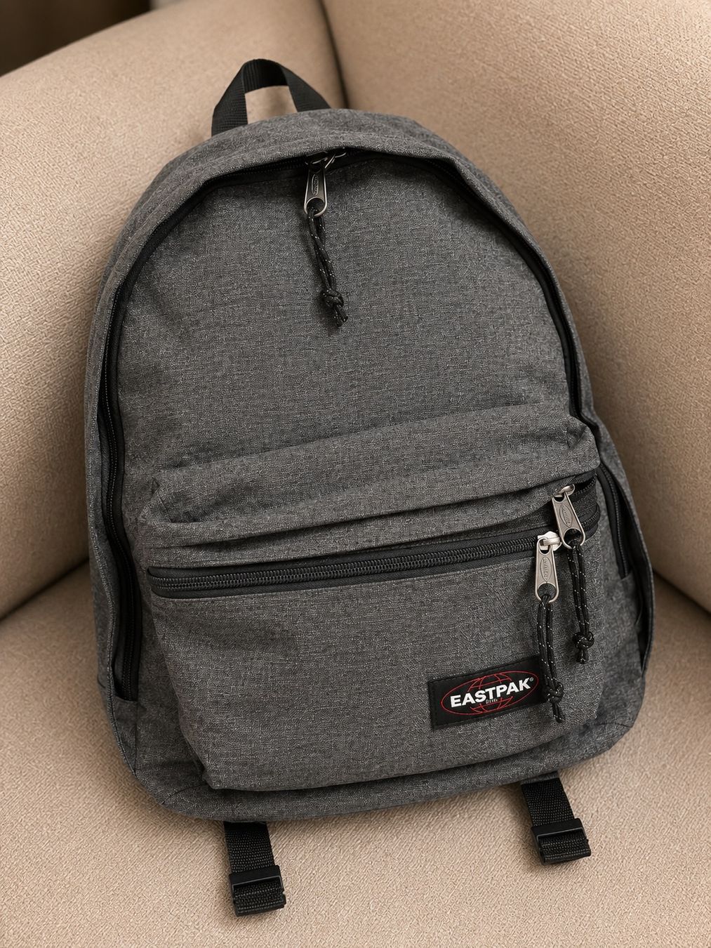 Eastpak Zaini: NEU! Eastpak Rucksack grau – Nuovo (secondo la descrizione) da Bottmingen venduto da ana_5hrv
