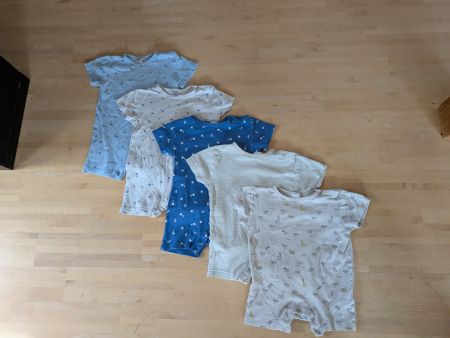 5x Kurzarmstrampler Gr. 98/104