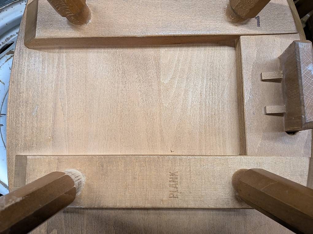Plank Chaises: 18 Holzstabellen / 18 Holzstühle – D'occasion à Klosters par selfranga 1