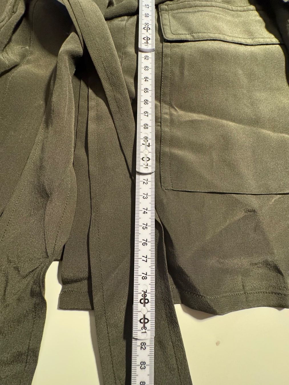 Massimo Dutti Camicette: Massimo Dutti Seidenbluse/Jacke Gr M Khaki – Nuovo (secondo la descrizione) da Zumikon venduto da calibru 1