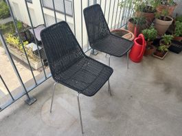 2 Stühle mit Kunstseilgeflecht