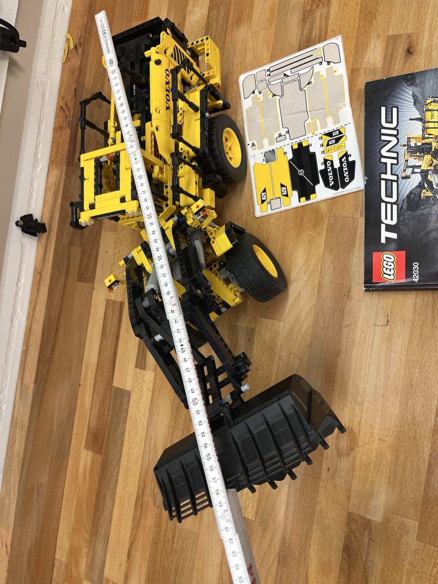 Lego Kit di costruzioni: Lego Technic Volvo Radlader 42030 – Usato da embrach venduto da kialle 5