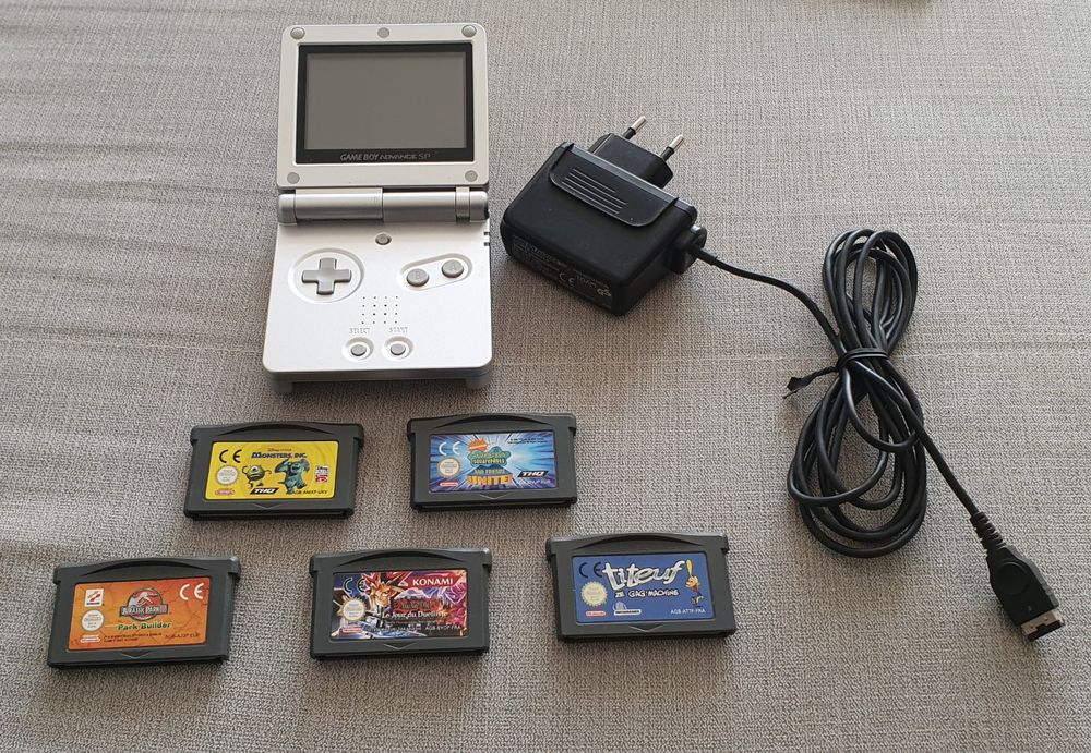 Gameboy Advance SP mit Spielen und Ladegerät Kaufen auf Ricardo