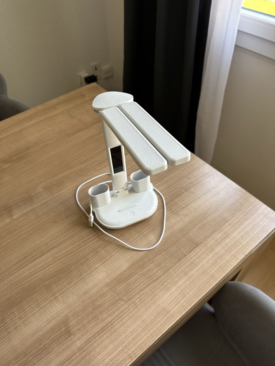 Lampade: Schreibtischlampe mit USB Anschluss – Nuovo (secondo la descrizione) da Luzern venduto da str_2s7l 1