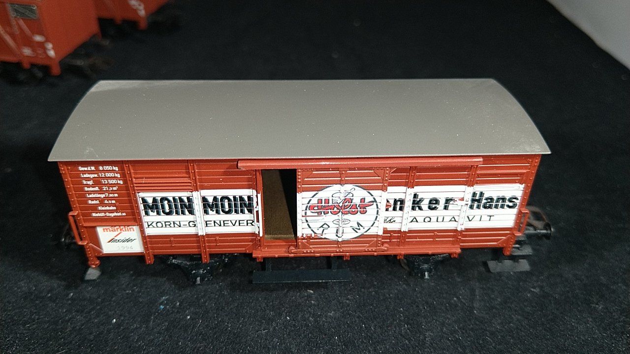 Märklin Modellini di ferrovie: 5 Gedeckte Güterwagen der DB mit Schlussleuchtenwagen – Usato da Uster venduto da Regenwurm61 3