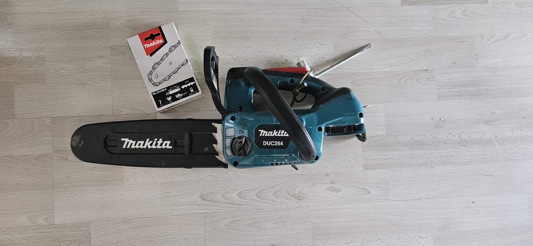 Makita Seghe: Makita Kettensäge – Usato da Aefligen venduto da Sohnvomsohn