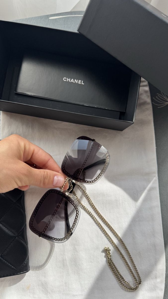 Chanel Occhiali & Lenti: Chanel sunglasses – Nuovo (secondo la descrizione) da Zürich venduto da ele_5wrd 1