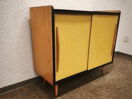 Mid Century Kommode Schiebetüren gelb 60er Jahre 79x70x33