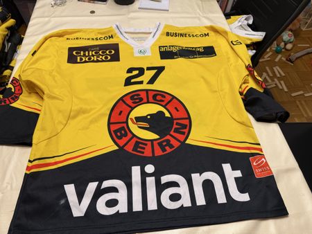 SC Bern Gameworntrikot Junioren Nummer 27 Grösse XL