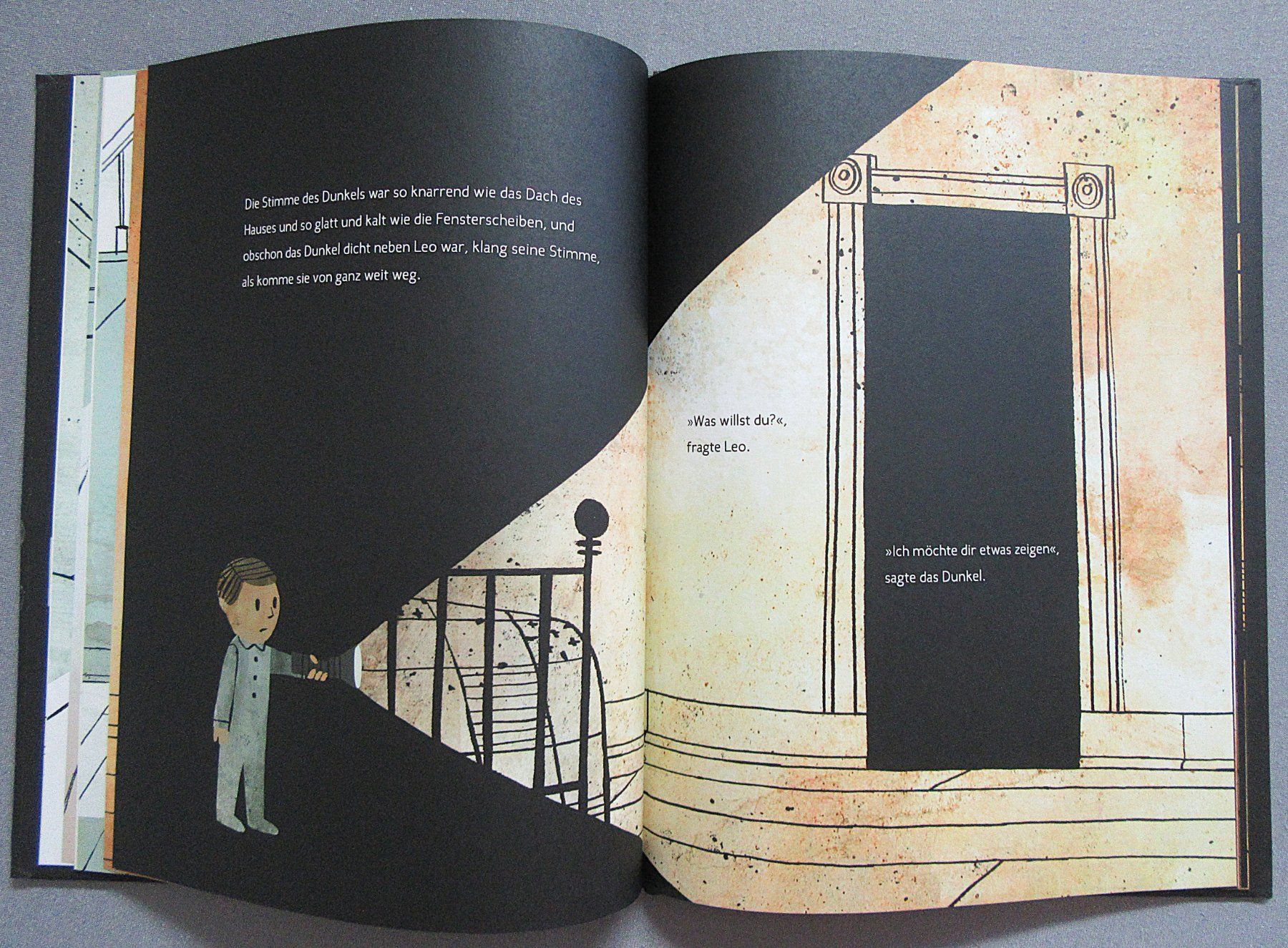 Bücher: Dunkel - illustriert von Jon Klassen – Gebraucht aus Auenstein von Padabimbim 6