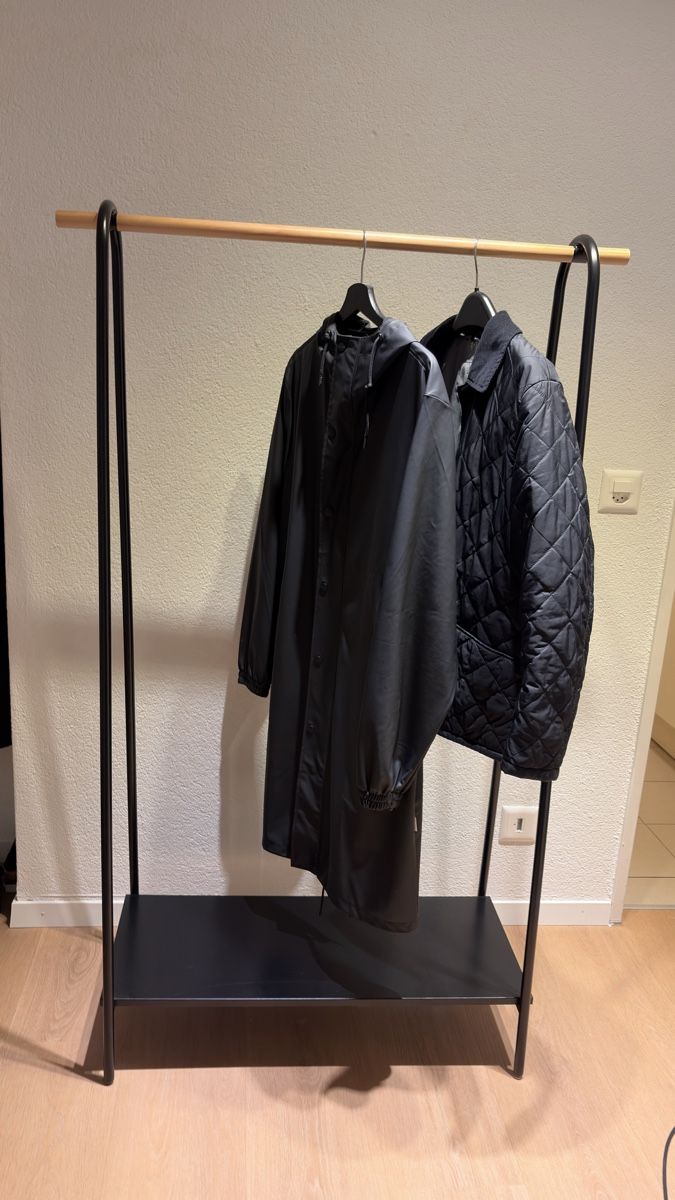 Garderobe: Kleiderständer Holz / Metal Garderobe – Neu (gemäss Beschreibung) aus Kilchberg ZH von Rudi. 1
