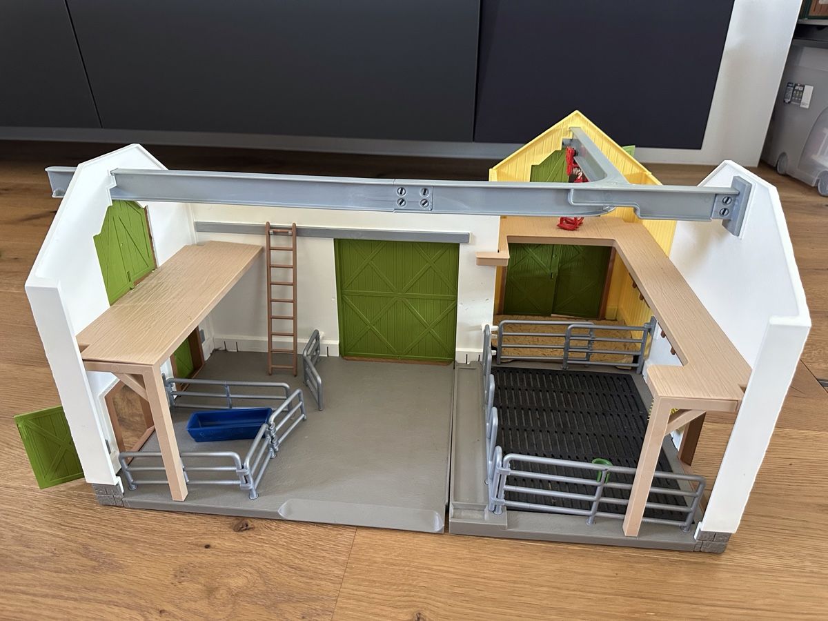 Schleich Spielzeuge: Schleich Bauernhof mit Zubehör – Gebraucht aus Baar von joro11 7