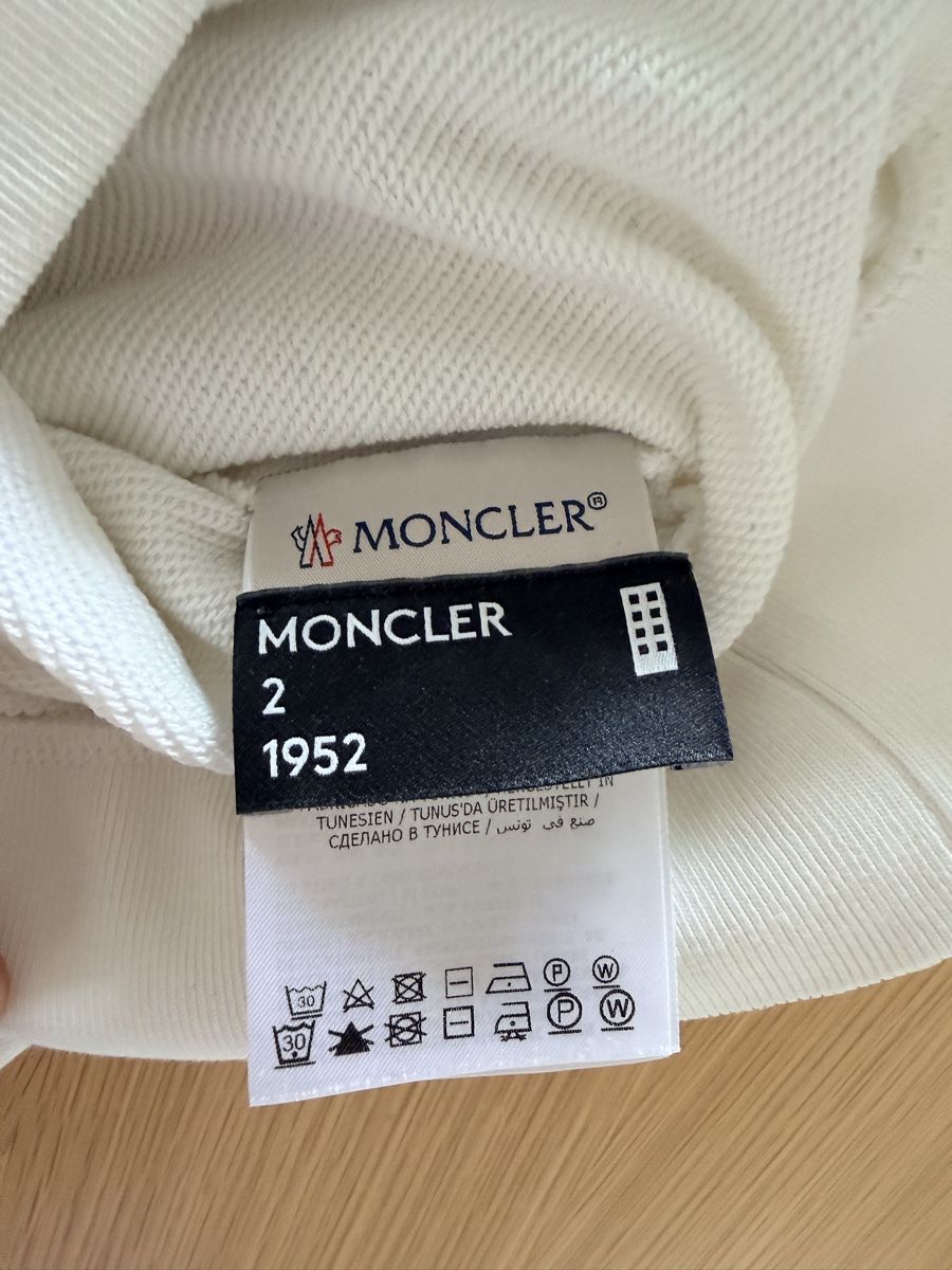 Moncler Maglioni & Felpe: MONCLER White Sweatshirt Size 2 NOW Logo good condition – Usato da Wauwil venduto da pflaumenB 3