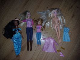 4 Barbies