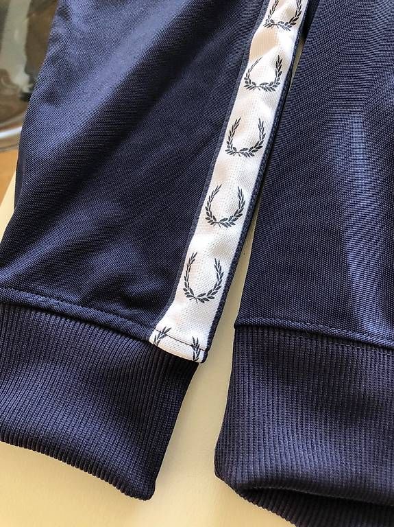 Giacche: Fred Perry Trainerjacke dunkelblau mit weiss Gr.L – Usato da Kreuzlingen venduto da gra_7qcc 4