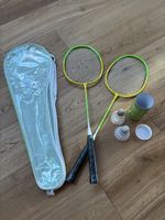 Badminton Set SchlägerTasche Federbälle guter Zustand