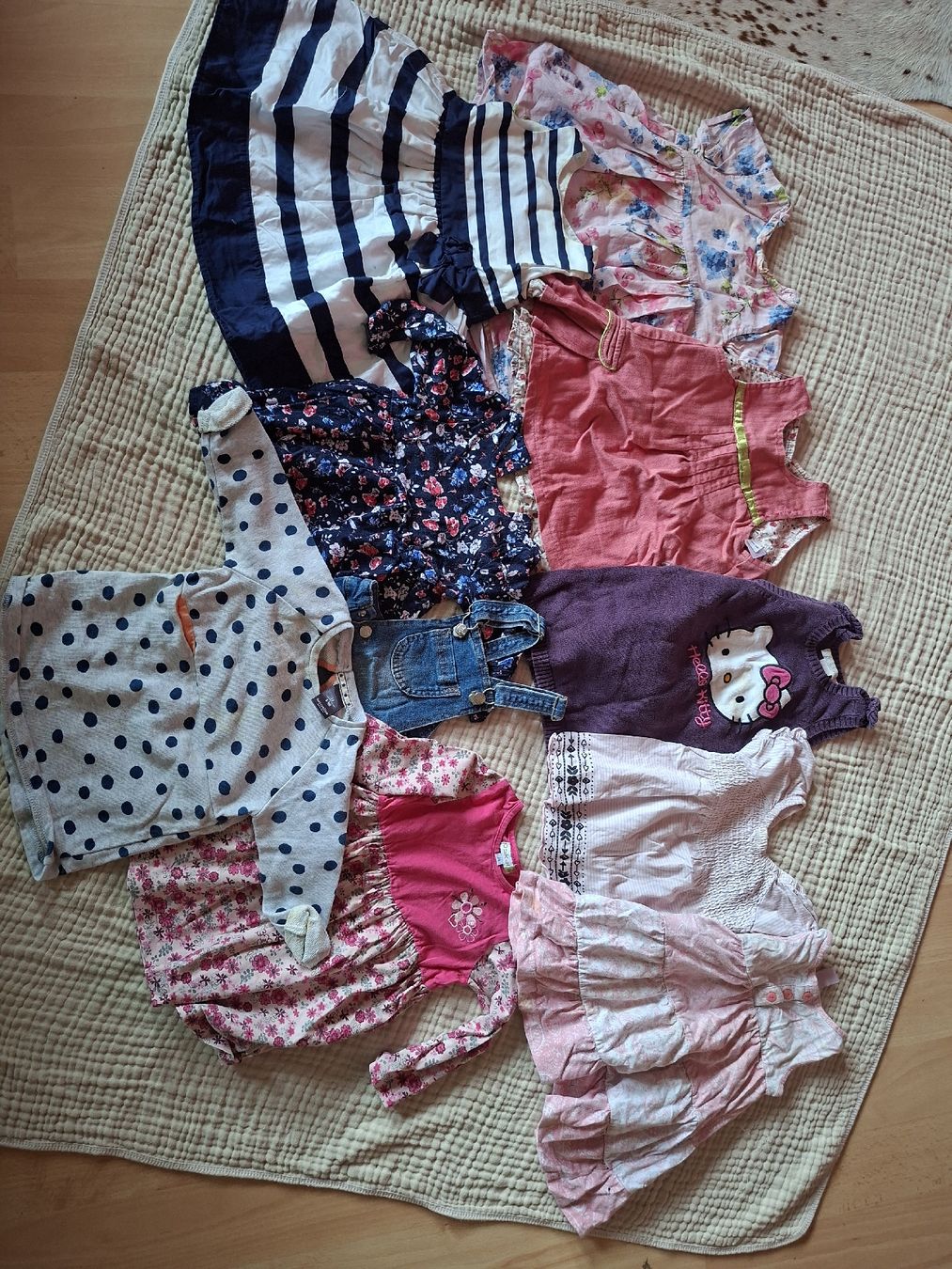 Kleiderpakete & -sets: Mädchen Kleider Set 74/80 – Gebraucht aus Oberkulm von schoeli 2