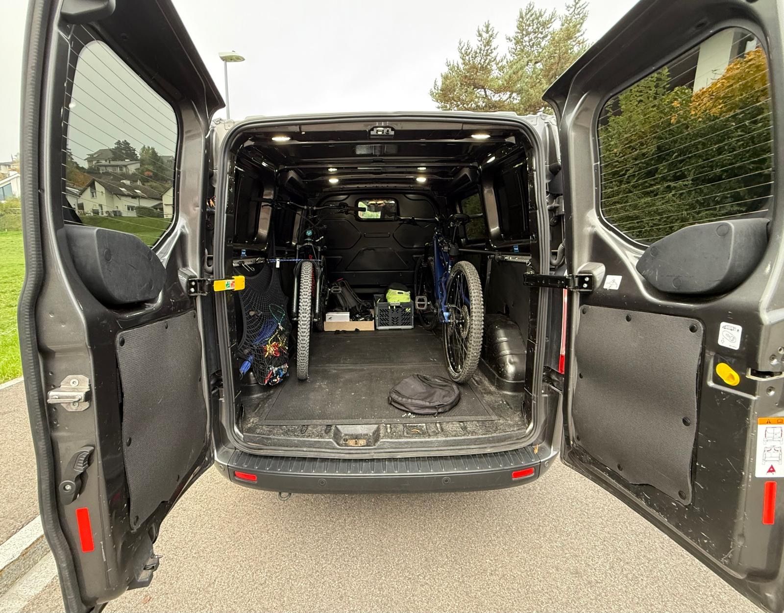 Veicoli commerciali: Ford Transit Custom- Hybrid/Benzin – Usato da Schönenberg ZH venduto da Niutsi 4