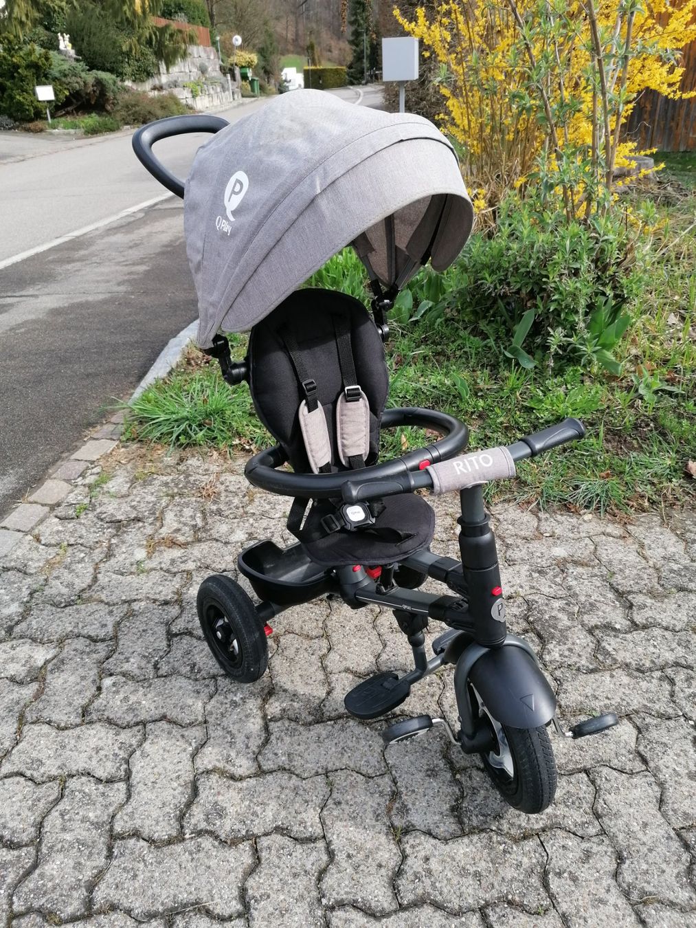 Fahrzeuge für Kinder: Dreirad QPlay zusammenklappbar – Gebraucht aus Winterthur von