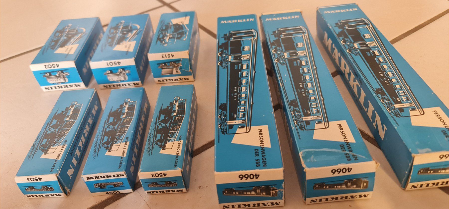 Märklin Modellini di ferrovie: Märklin diverse Eisenbahnwaggons – Usato da Meiringen venduto da Logia 3