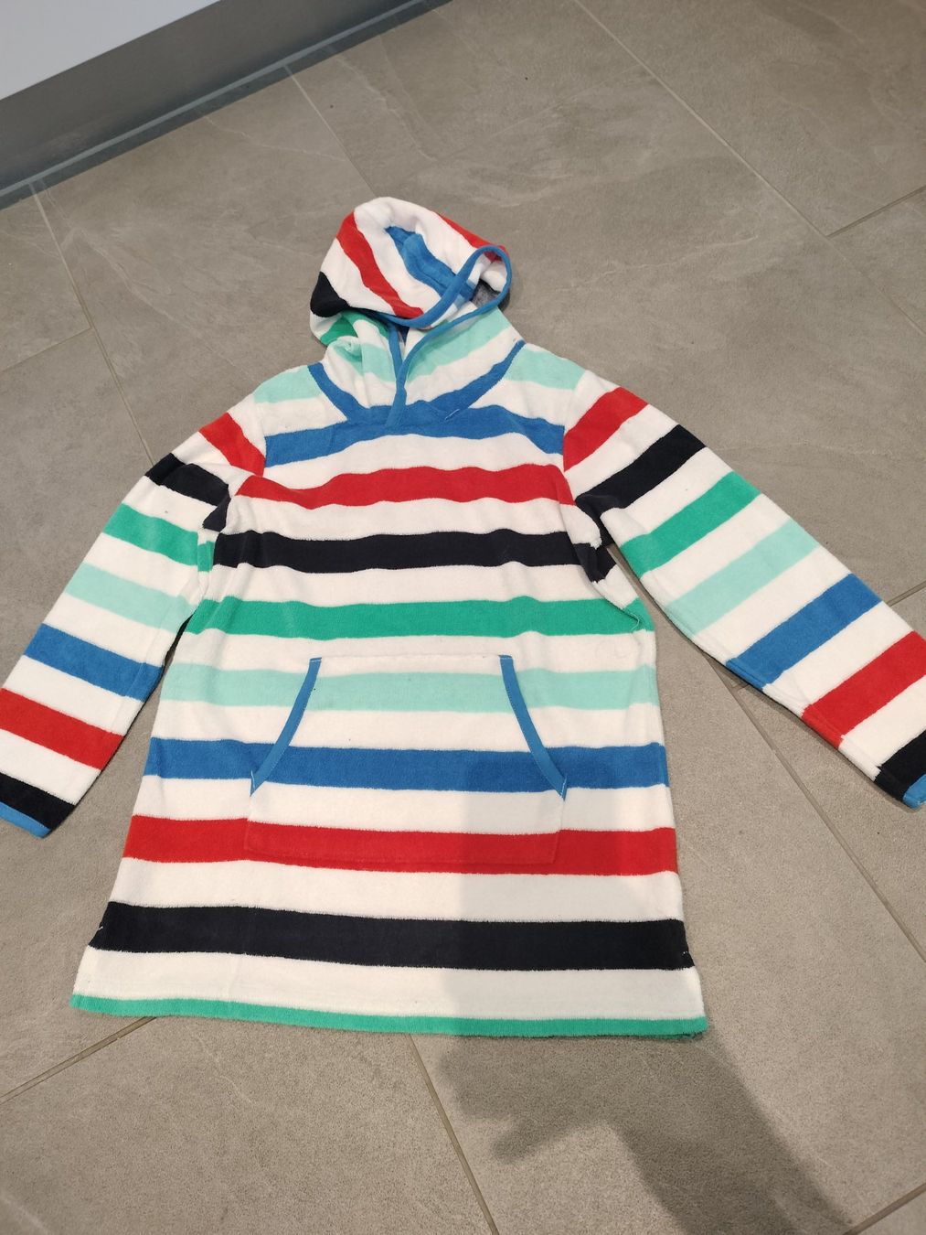 Accappatoi: Kinder Bademantel-Pullover Ca. 98/104 – Usato da Neftenbach venduto da TheKringel