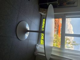 Knoll -Saarinen Tulip Tisch