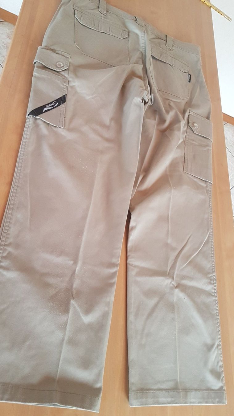 Wikland Pantaloni: Pantalon vert olive clair taille 46 marque Wikland – Usato da Villiers venduto da san_jn5w