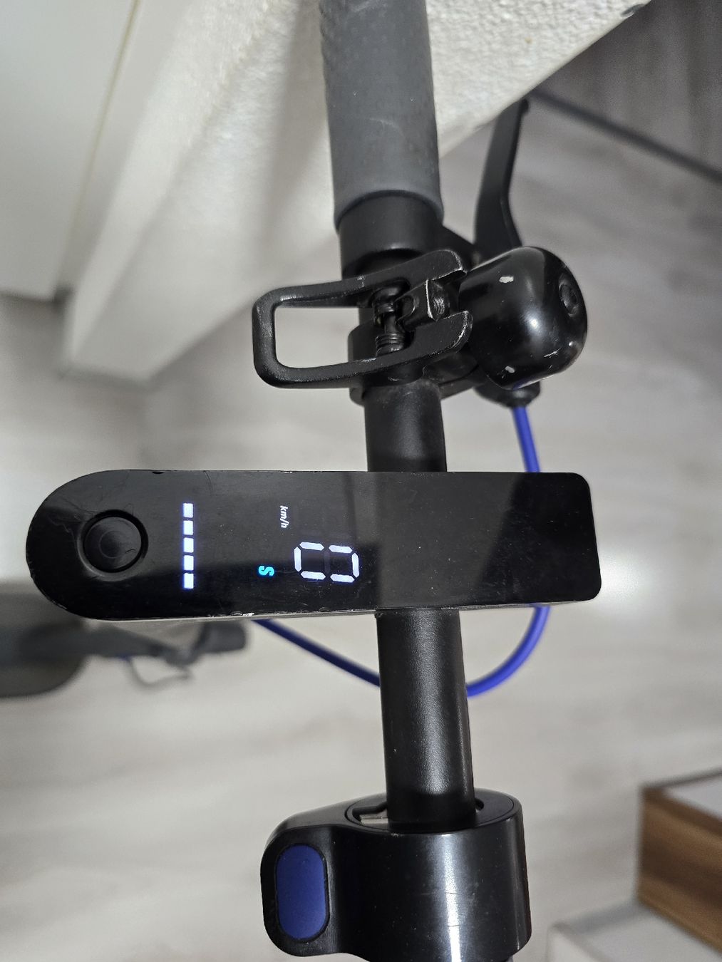 Scooters: E Scoutter günstig zu verkaufen – Gebraucht aus Stansstad von raser0rico 4