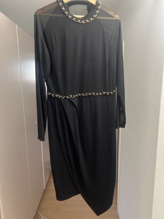 Schwarzes Kleid mit Ketten-Detail, Grösse M, Herbst-Look