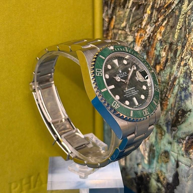 Orologi: Rolex Submariner "Hulk" 116610 LV – Usato da Genève venduto da minty.watches 2