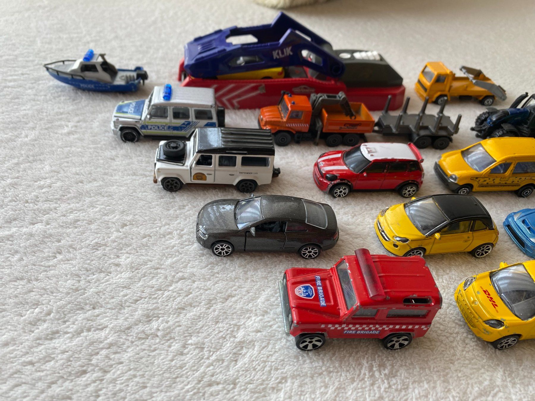 Majorette Spielzeuge: Majorette Spielzeugautos + Katapult Konvolut – Gebraucht aus Spiez von Mlandcruiser 7