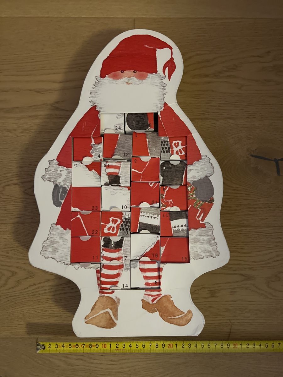 Calendari: Weihnachtsmann Adventskalender gross & stabil – Usato da Oensingen venduto da katepe