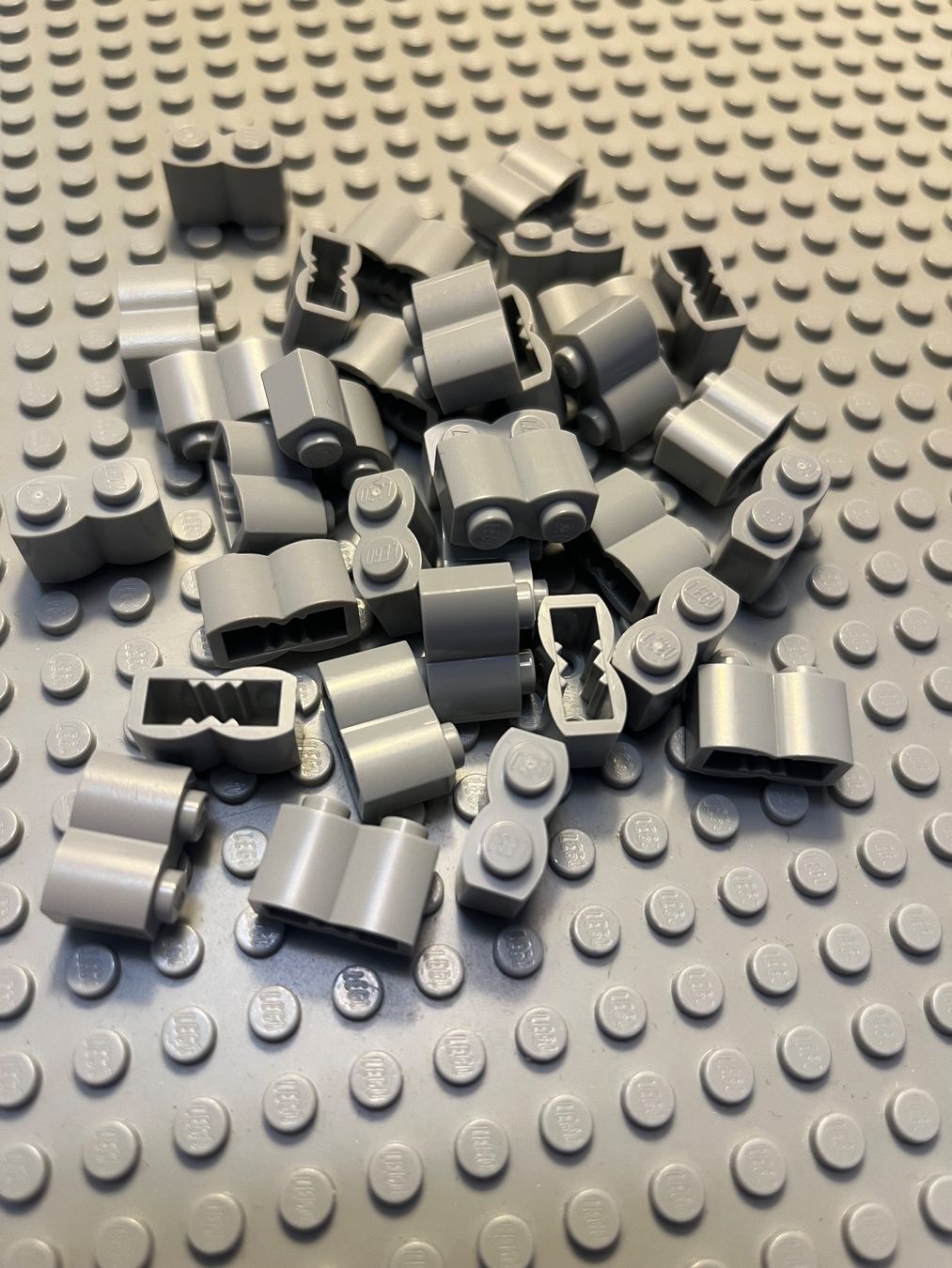 Lego Baukästen: Lego 33x  Mauerstein hellgrau (30136) – Gebraucht aus Basel von Swi-7621
