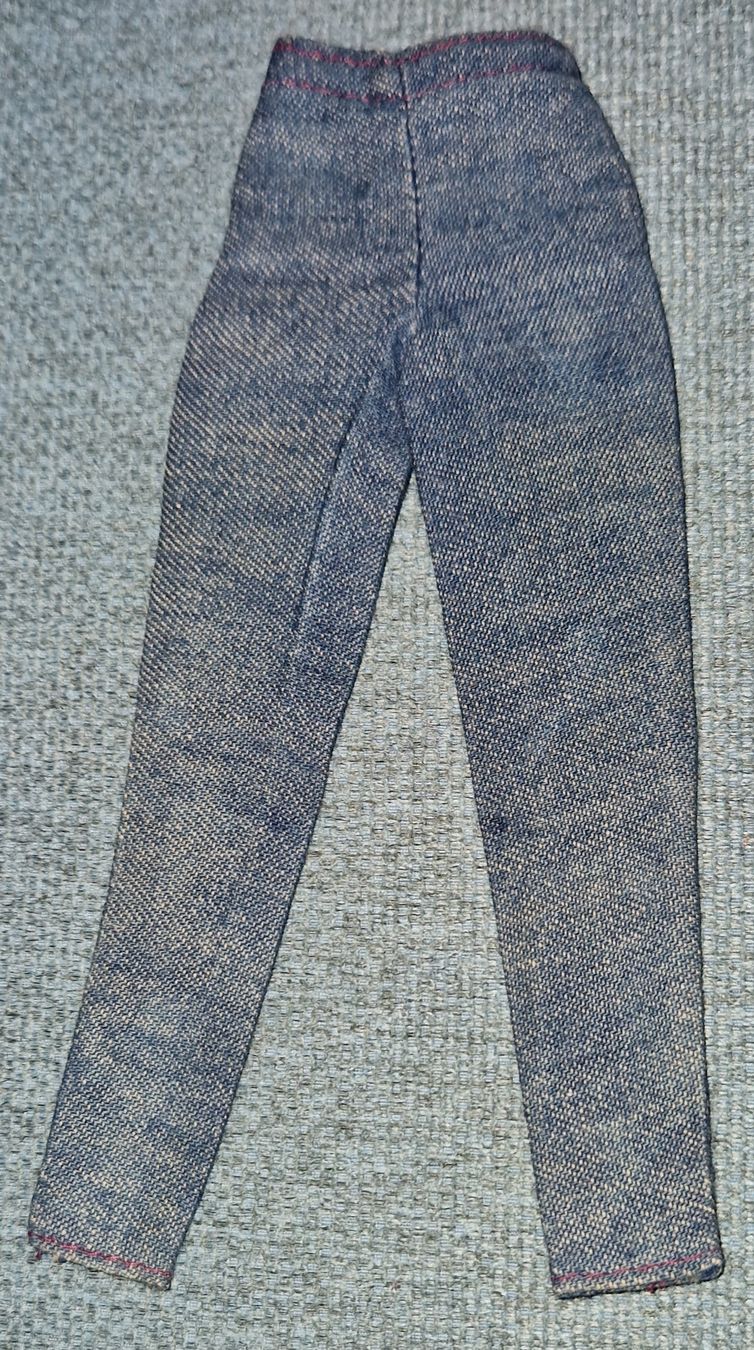 Bambole: pantalon pour Barbie – Usato da Couvet venduto da Pioune