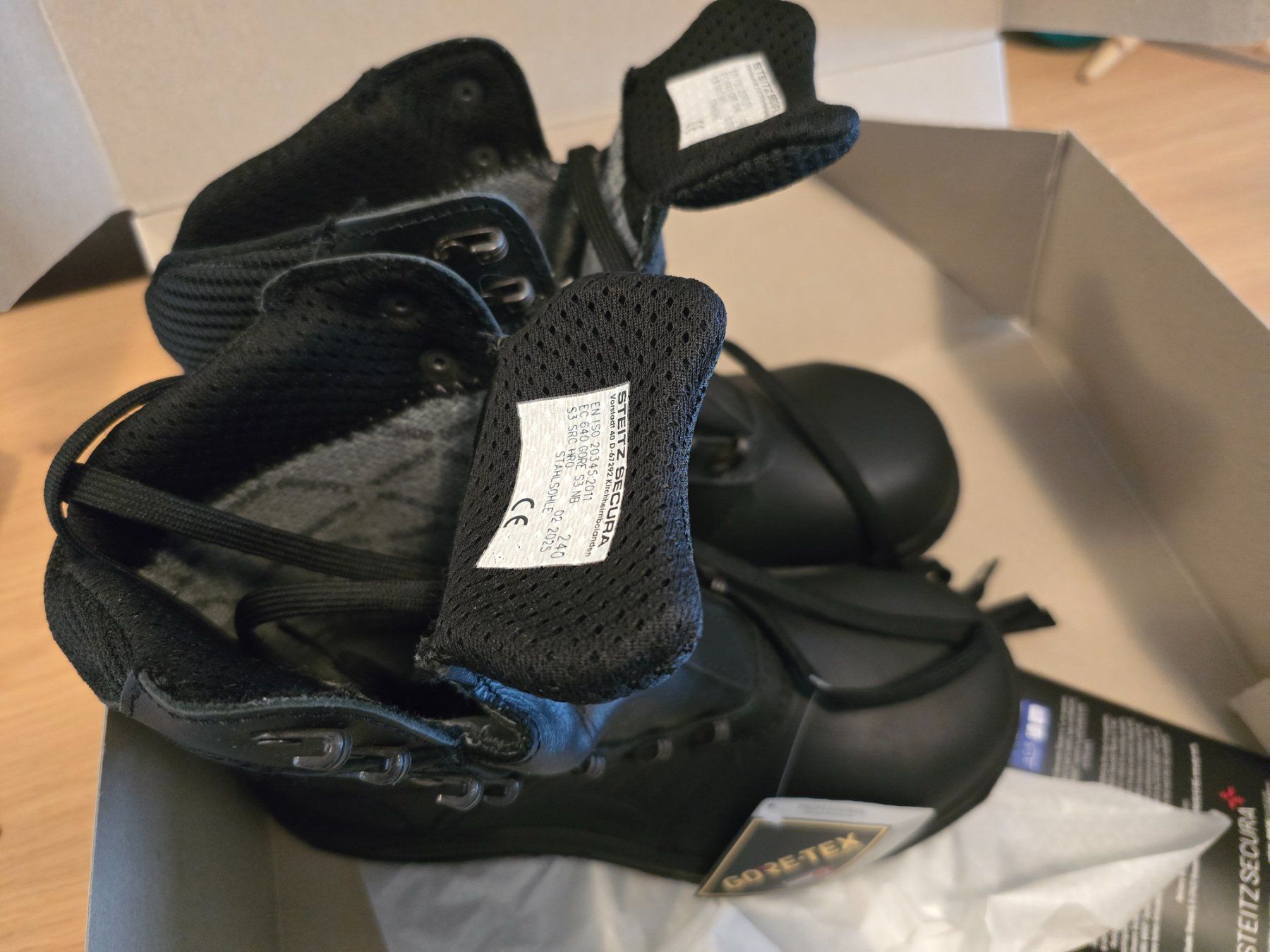 Scarpe da uomo: Chaussures de sécurité NEUVES – Nuovo (secondo la descrizione) da Düdingen venduto da Ayatola 1