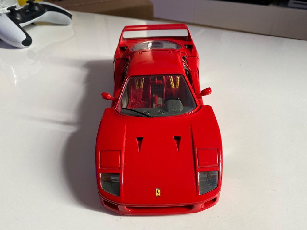 Burago 1/18 Ferrari F40 – 1987 – Modèle De Collection D’occasion – Très Bon état