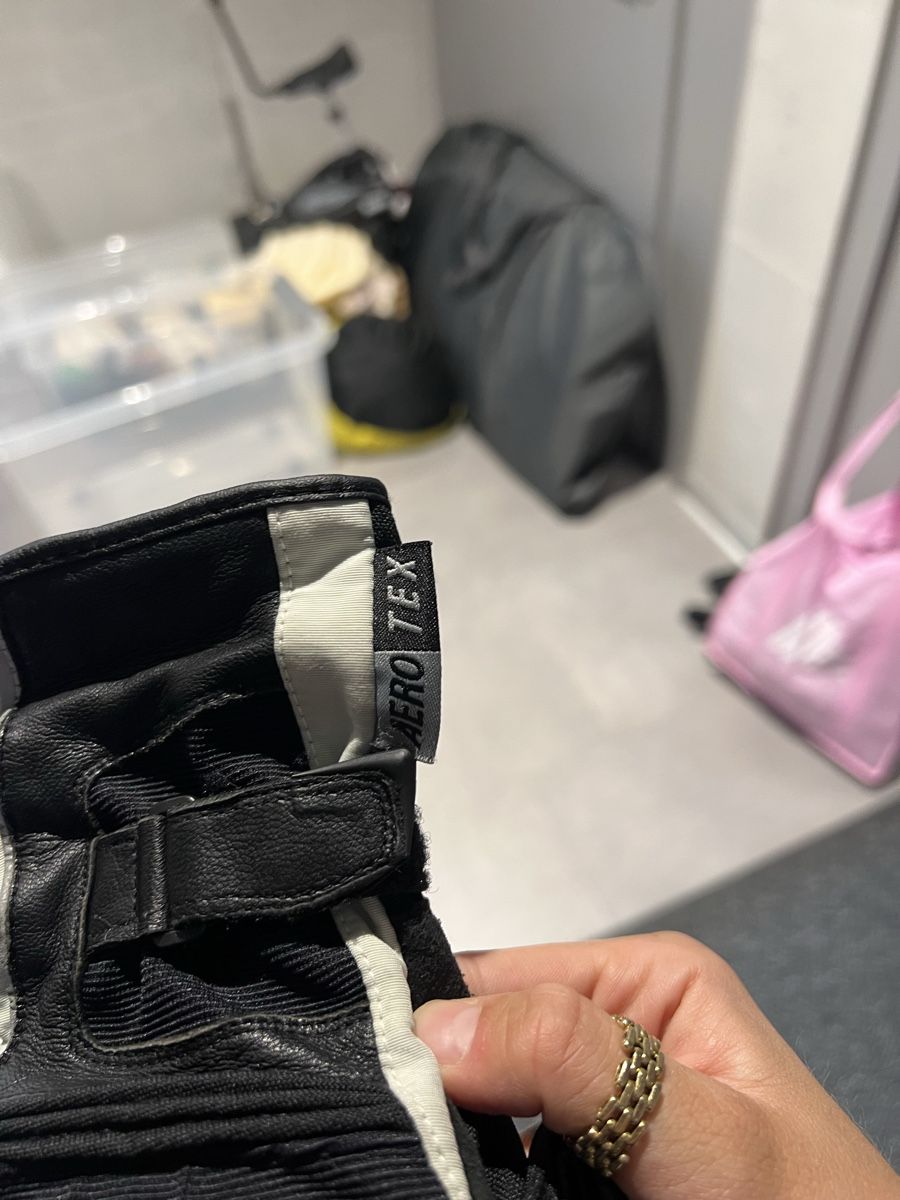 Guanti & manicotti: Motorradhandschuhe Aero Tex – Usato da Märstetten venduto da zerolvlup 2