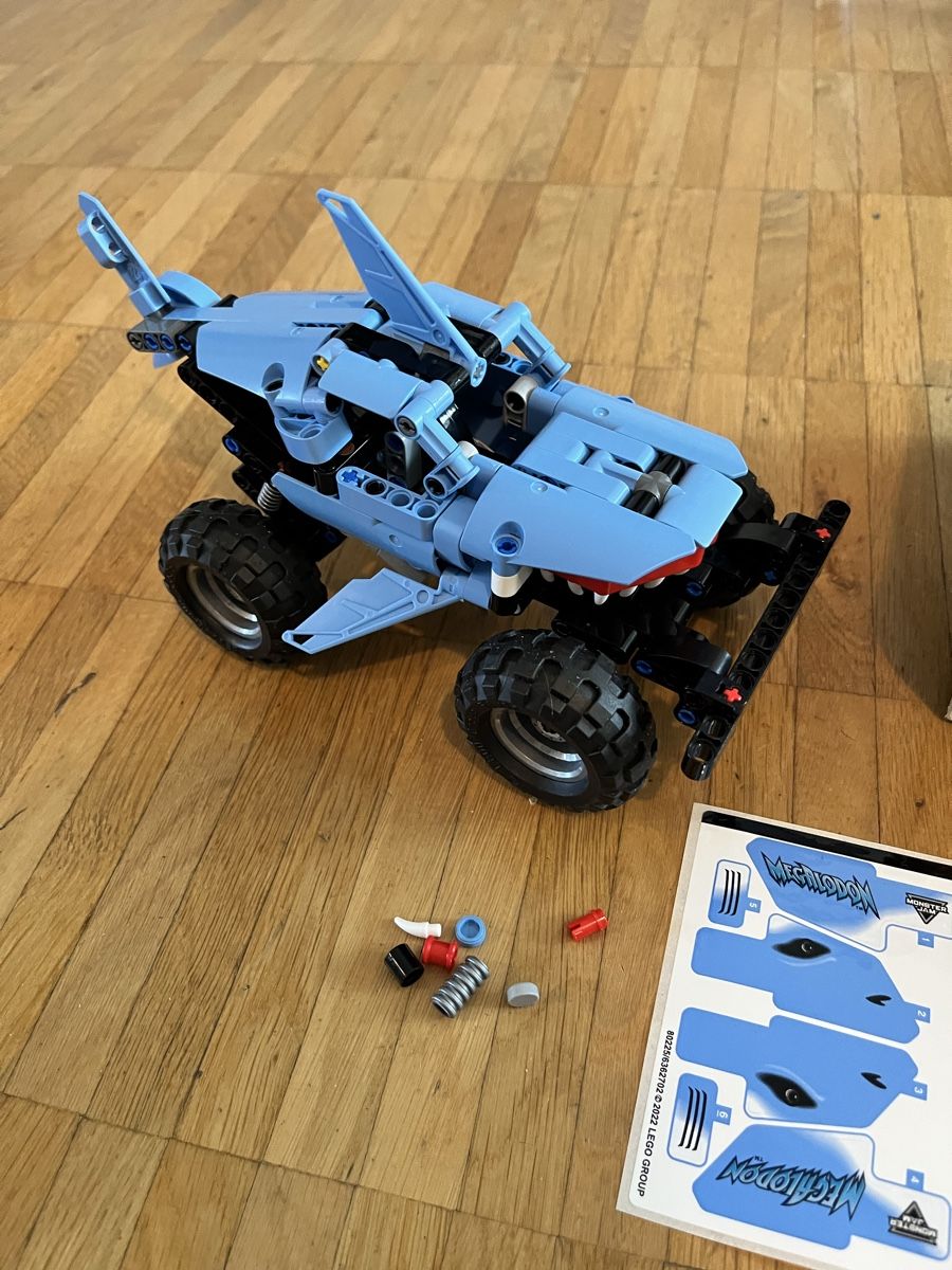 Lego Kit di costruzioni: LEGO Technic Monster Jam Megalodon 42134 – Usato da Zürich venduto da Chloemanza 1