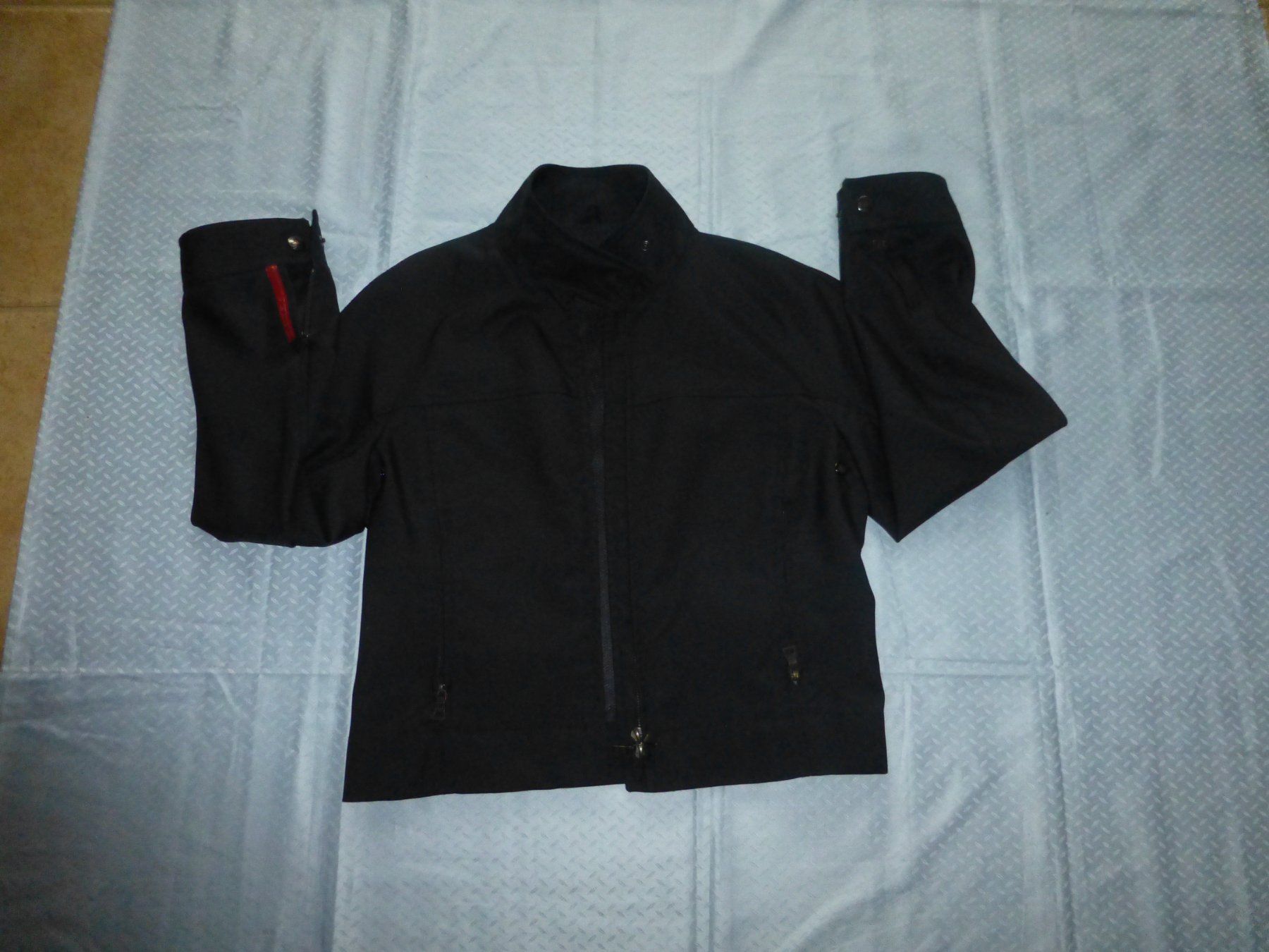 Prada Vestes: Jacke für Damen von Prada – D'occasion à Würenlingen par drago56