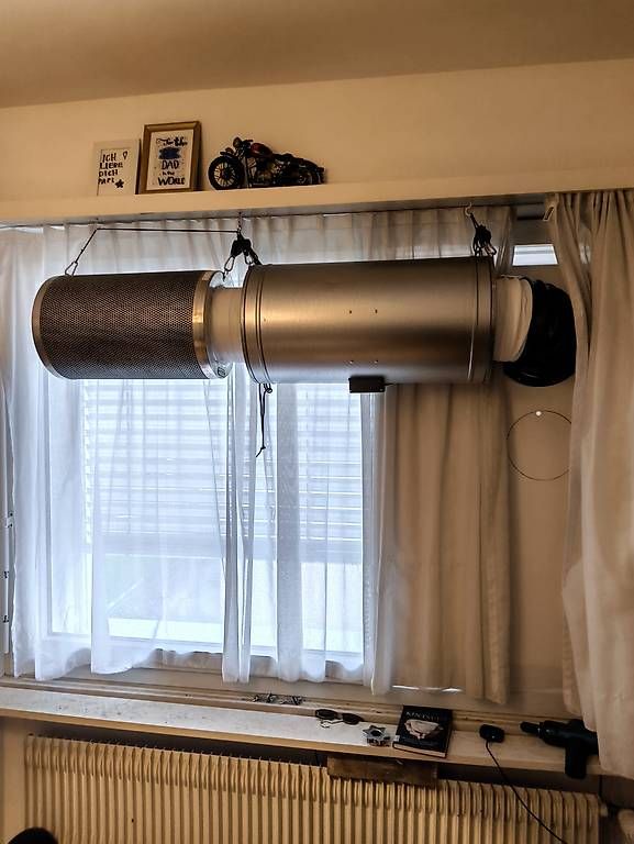 Ventilatoren: Rohr Ventilator Q Max 200 und Aktivkohlefilter. – Gebraucht aus Arth von zUvermieten 2